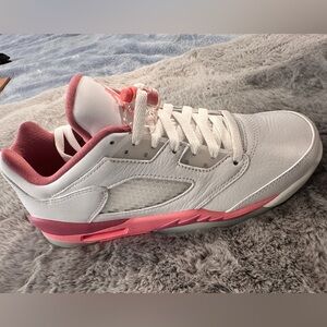 Air Jordans retro low size 6